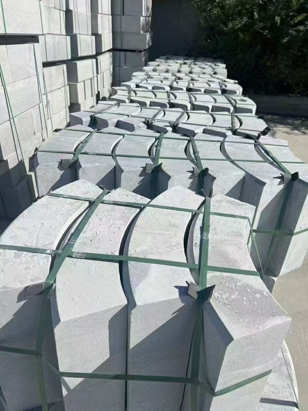 宿迁 芝麻灰弧形路沿石