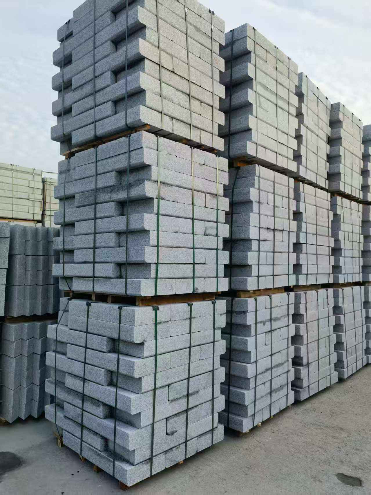 宿迁 路沿石（路侧石），颜色一致，尺寸标准